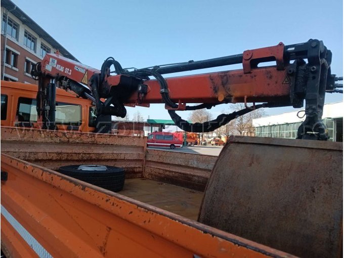 Kran von hinten links