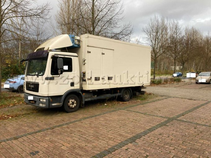 Frontansicht/Seitenansicht Fahrerseite