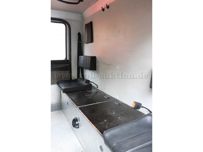 2er Sitzbank in Fahrtrichtung