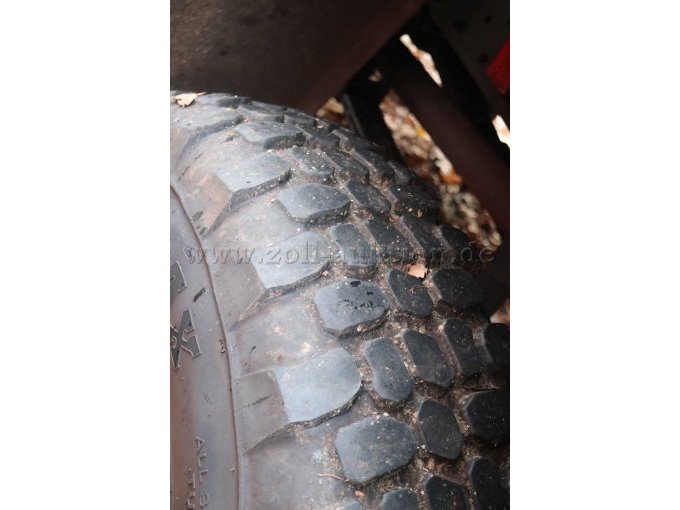 aussen abgefahrener Reifen Beifahrerseite