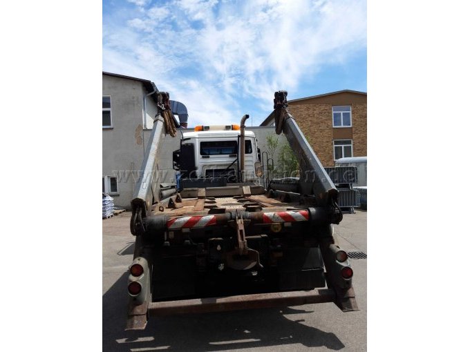 Bild 3:
Heckansicht ohne Streuer