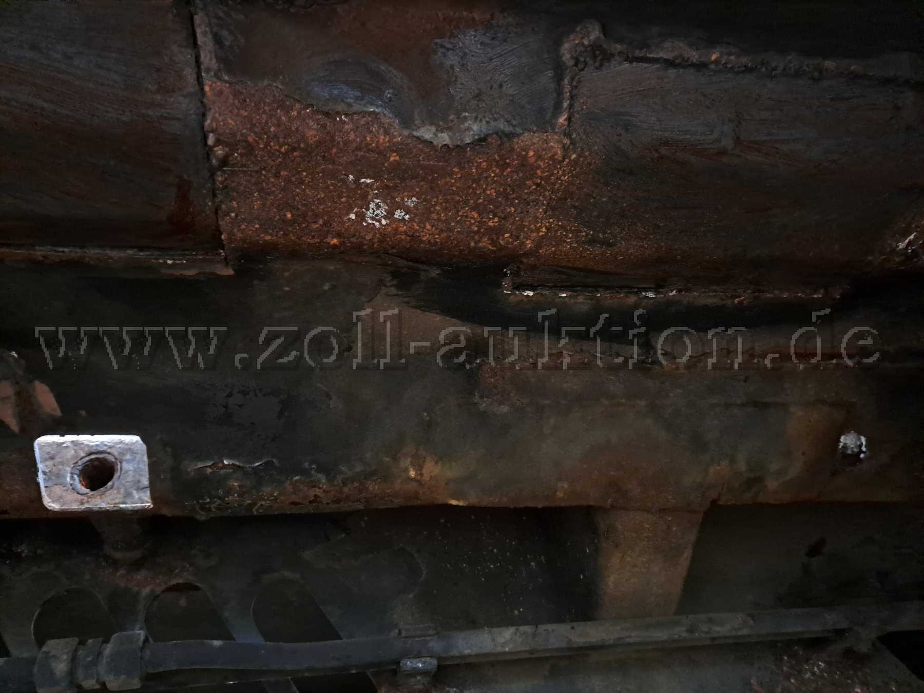 Rost unter dem Aufbau