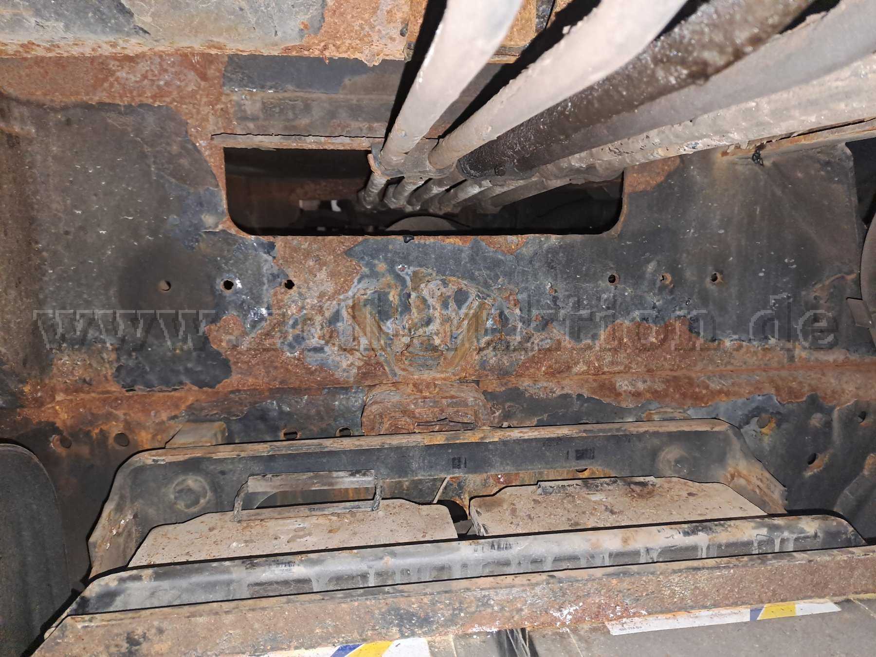 Rost unter dem Aufbau