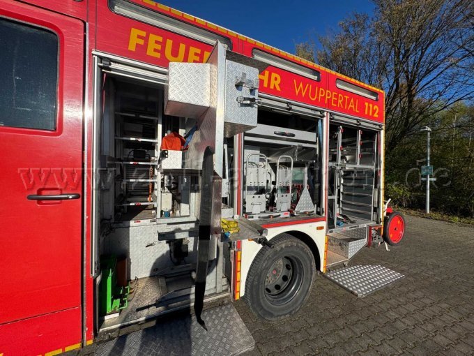 Gerätefächer links