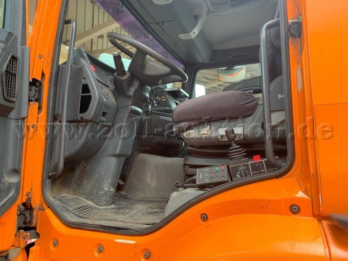 Einstieg fahrerseite