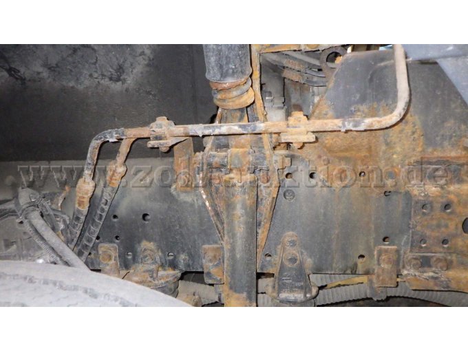 Rost an Rahmen und Hydraulik am Trägerfahrzeug