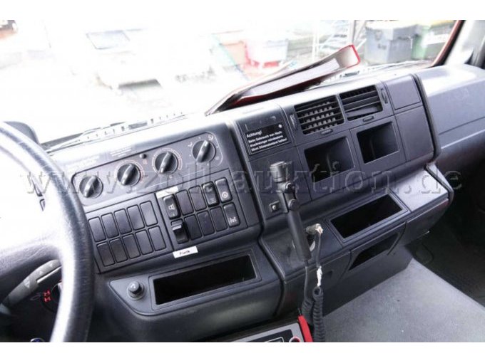 MAN TGA 18.410 / Fahrerraum