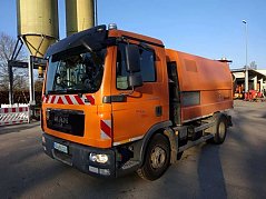MAN Kehrmaschine FAUN Front- / Seitenansicht