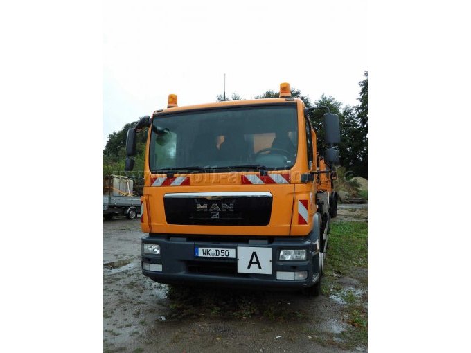1 MAN TGM 15.250 4x2 BL RS 3825 Kombiniertes HD – Spül und Saug-Druck Tankfahrzeug – foto 5 – kavel bij Zoll-Auktion, Wittstock/Dosse