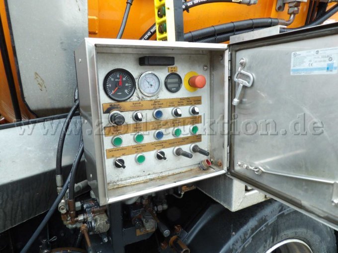 1 MAN TGM 15.250 4x2 BL RS 3825 Kombiniertes HD – Spül und Saug-Druck Tankfahrzeug – foto 10 – kavel bij Zoll-Auktion, Wittstock/Dosse