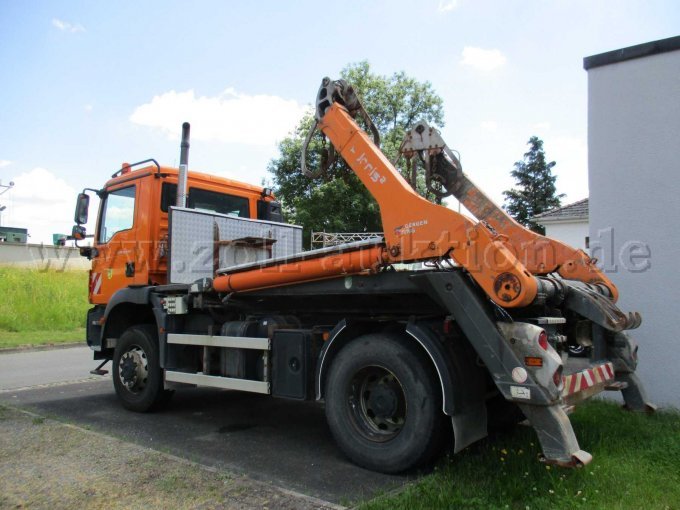 Fahrerseite hinten