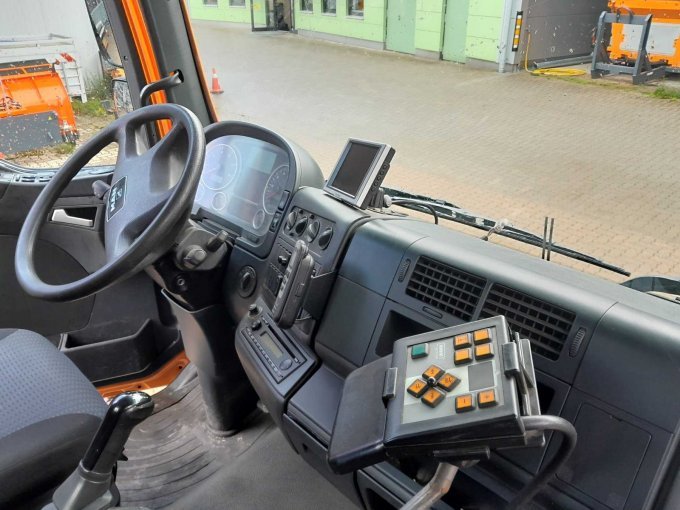 1 MAN TGM 18 t afrolkipper met laadkraan – foto 9 – kavel bij Zoll-Auktion, Glinde