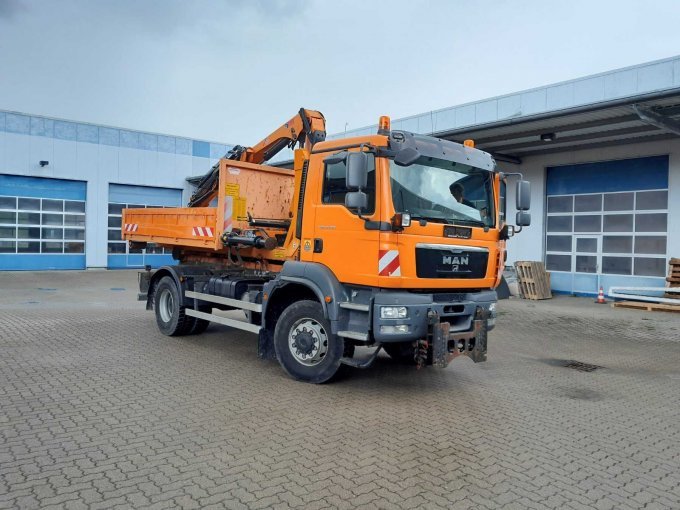 1 MAN TGM 18 t afrolkipper met laadkraan – foto 3 – kavel bij Zoll-Auktion, Glinde