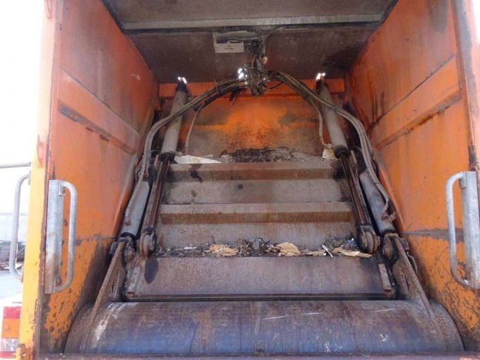 MAN TGS 26.320 Müllwagen FAUN Heckansicht