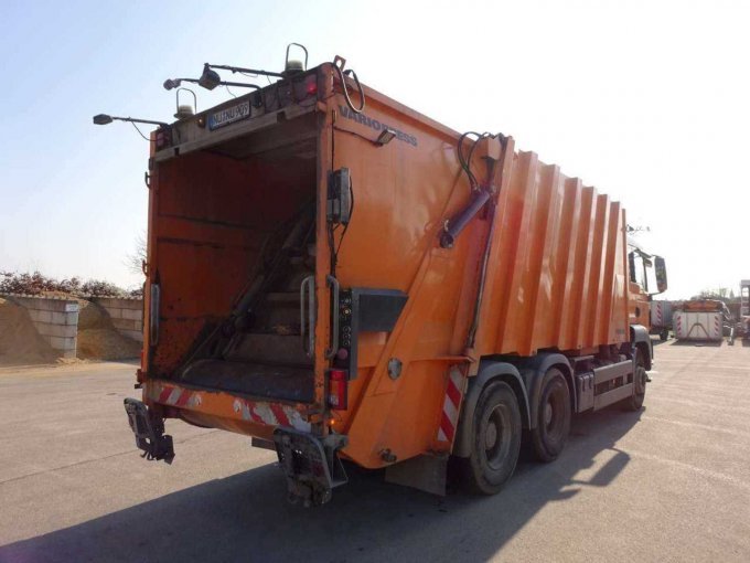 MAN TGS 26.320 Müllwagen FAUN Heck- / Seitenansicht