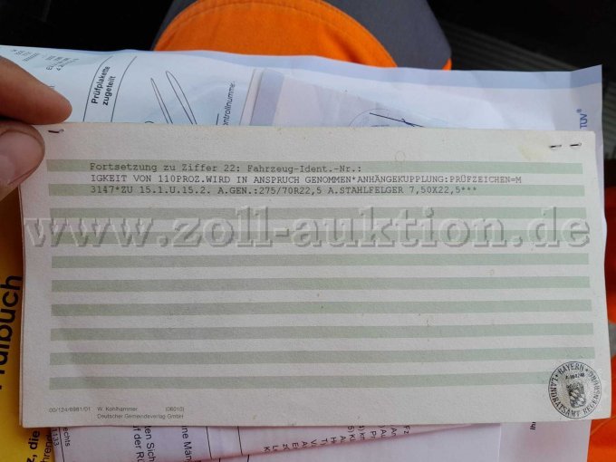 Das Bild zeigt den Fahrzeugschein 3. Seite