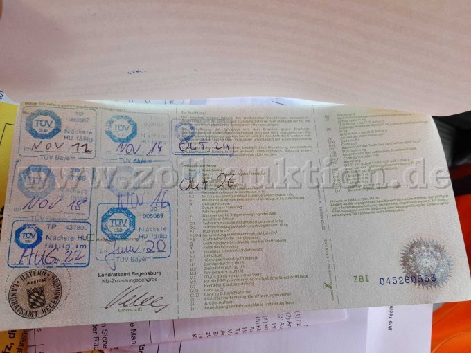 Das Bild zeigt den Fahrzeugschein 2. Seite