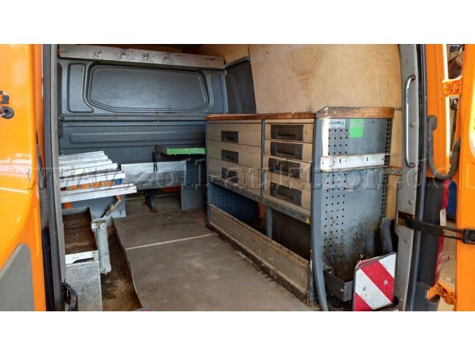 Bott-Fahrzeugeinrichtung rechts