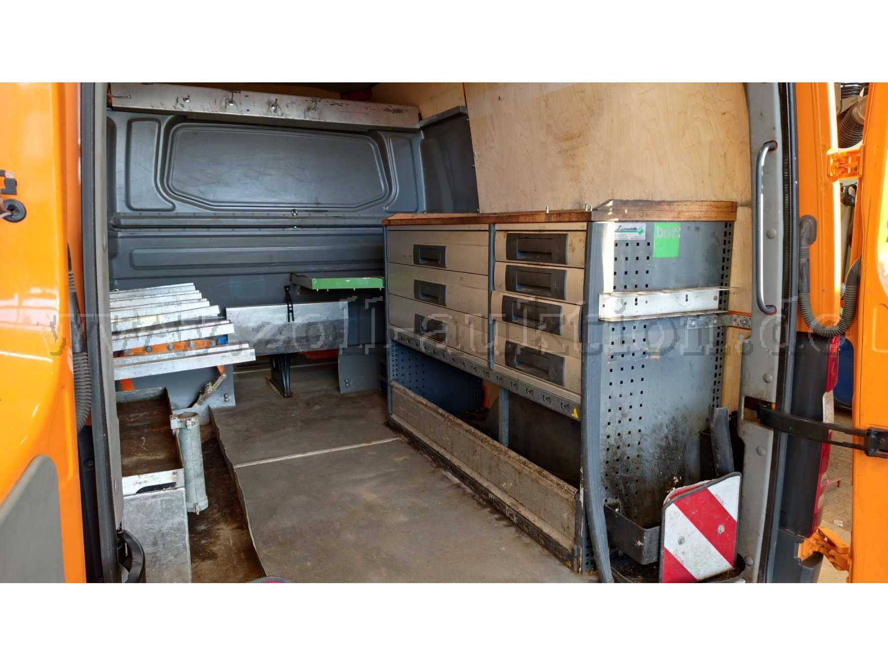 Bott-Fahrzeugeinrichtung rechts