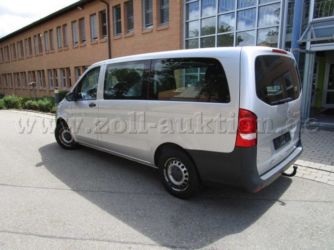 Aussen links hinten