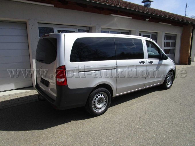 Aussen rechts hinten