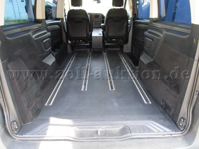 Fahrgast- und Laderaum