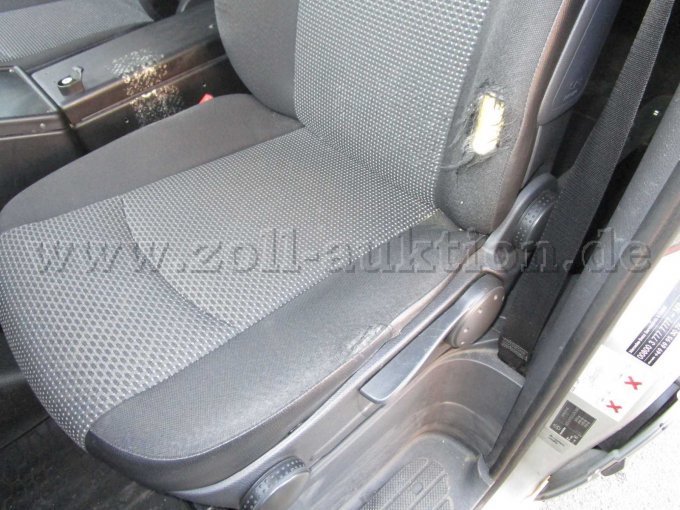 Beschädigung Fahrersitz