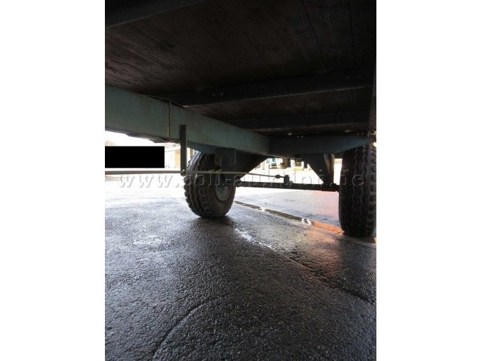 Leider wenig aussagefähige Aufnahme, dennoch lässt sich ohne schlechtes Gewissen behaupten, dass der Rahmen noch in gutem Zustand sich befindet.