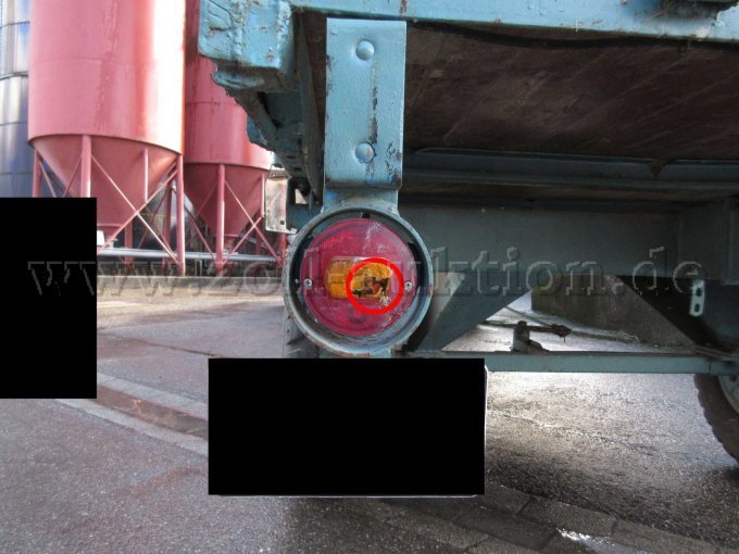 Abdeckglas der linken Rückleuchte defekt