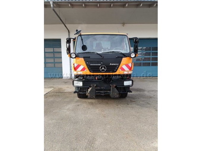 Vorderansicht Unimog