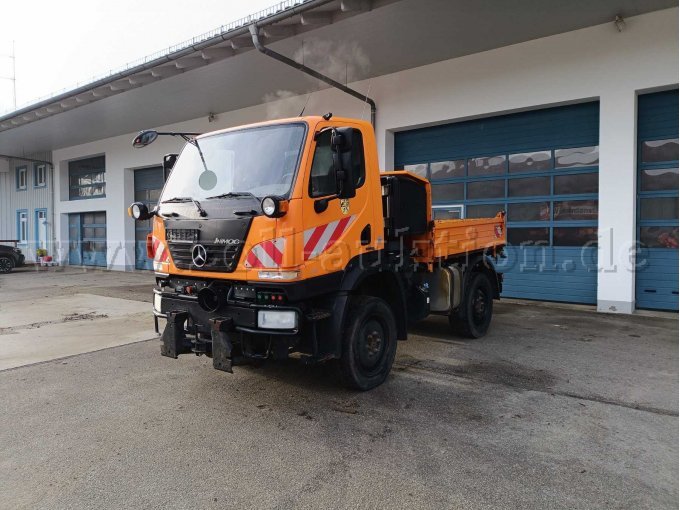 Vorderansicht Unimog
