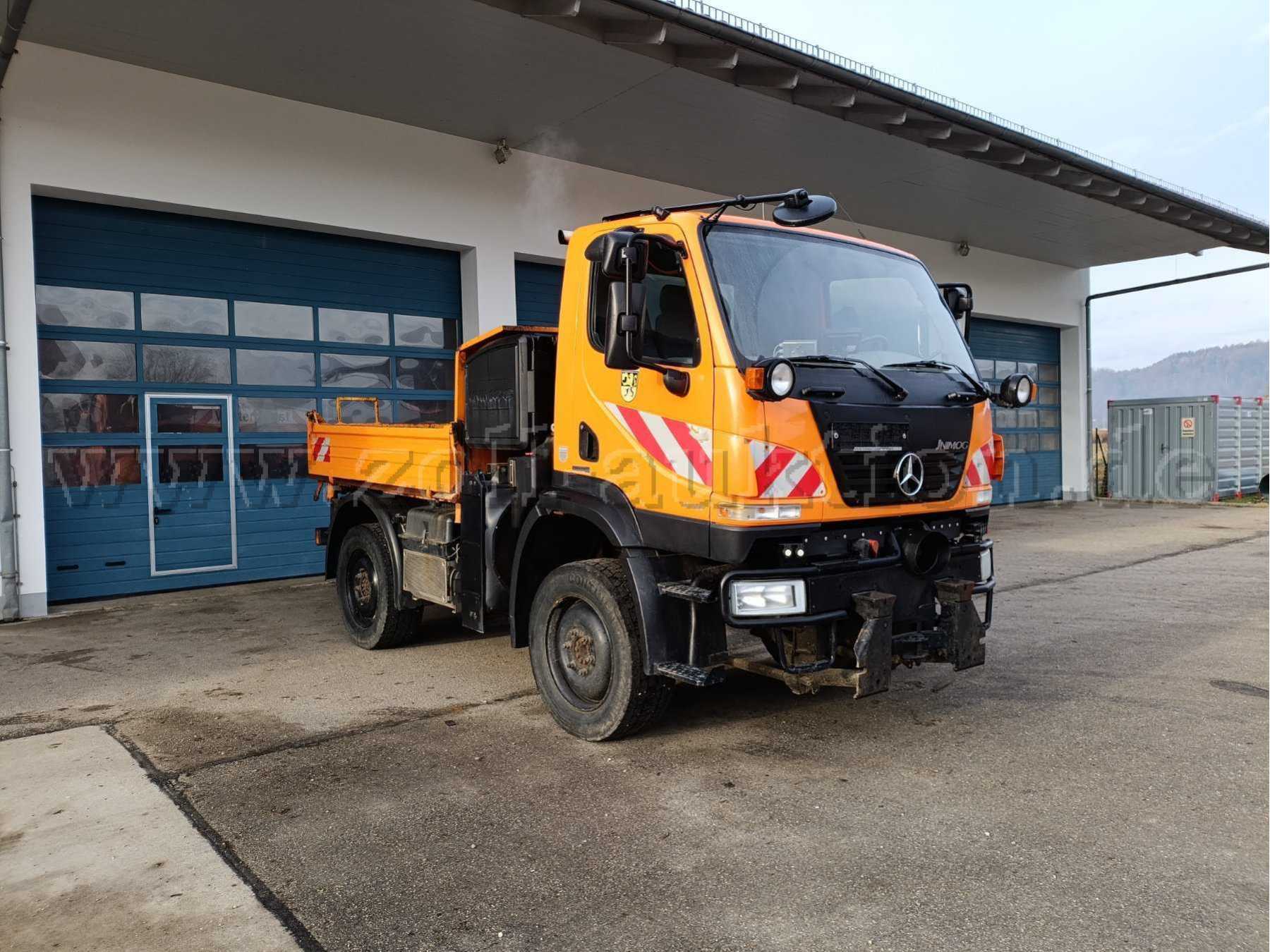 Vorderansicht Unimog
