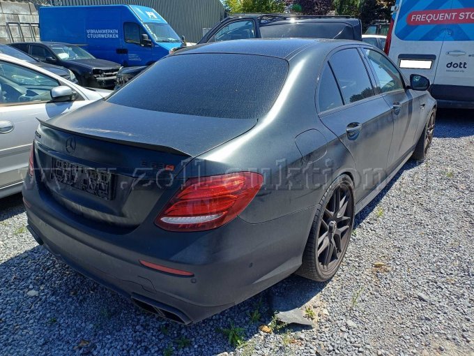 Mercedes E63 - hinten rechts