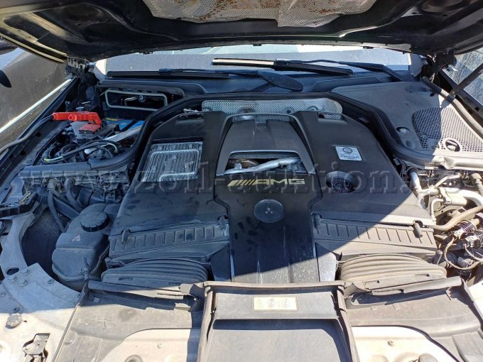 Mercedes E63 - Motorraum