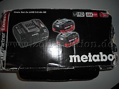 Ladegerät im Originalkarton