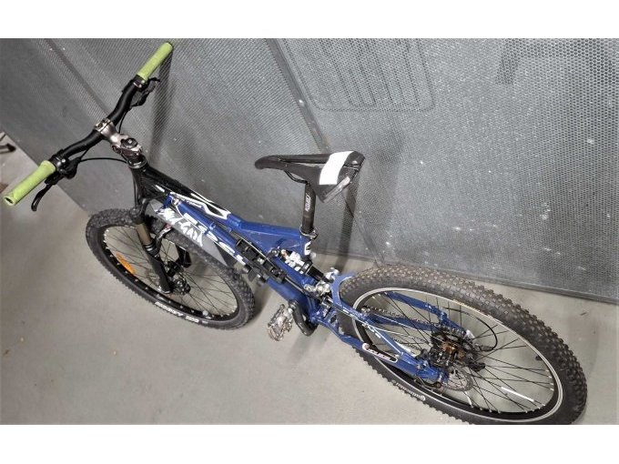 1 MTB, Focus Vario Rookie, blauw, 24-versnellingen XT-versnellingssysteem, 26”, RH42 – foto 4 – kavel bij Zoll-Auktion, Frankfurt am Main