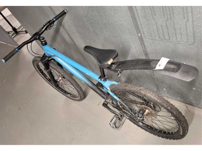 1 MTB, Giant stp, blauw, 8 versnellingen, 26”, RH36 – foto 4 – kavel bij Zoll-Auktion, Frankfurt am Main