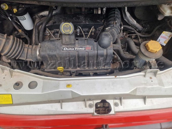 Motorraum ungereinigt