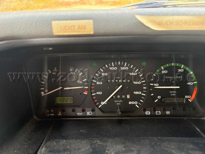 Tachometer mit Kilometerstand