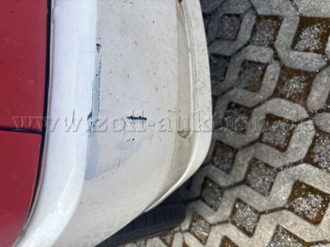 Lackschaden Stoßstange  vorn rechte Seite