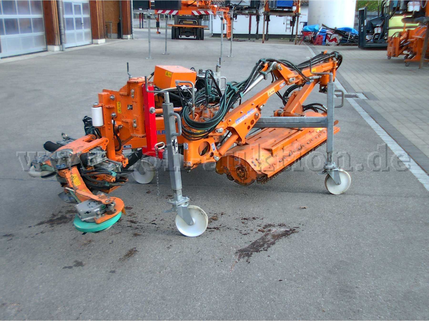 MULAG MRM300, MLM200 & RMK 1200
von vorne rechts