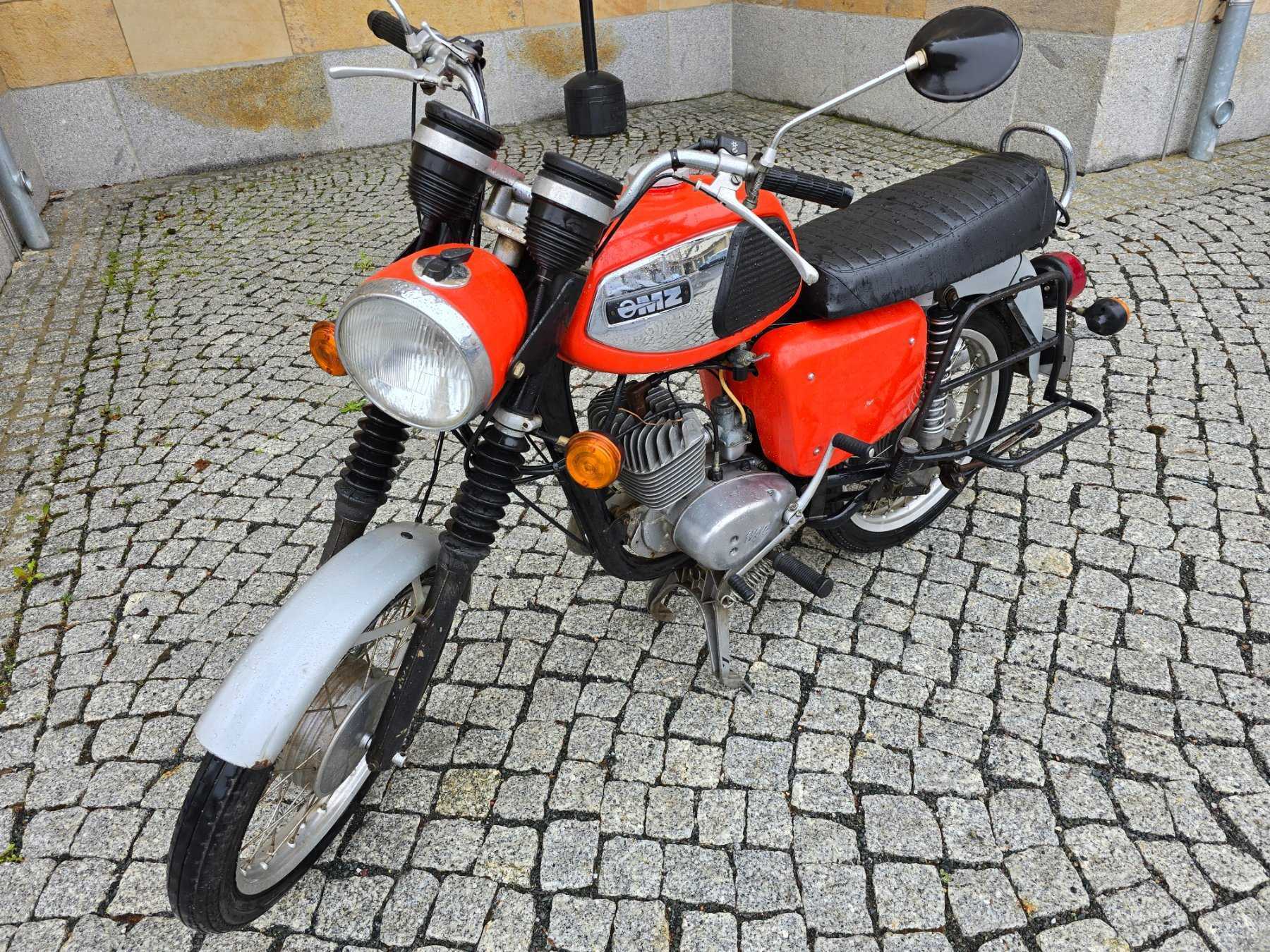 Motorrad rechts
