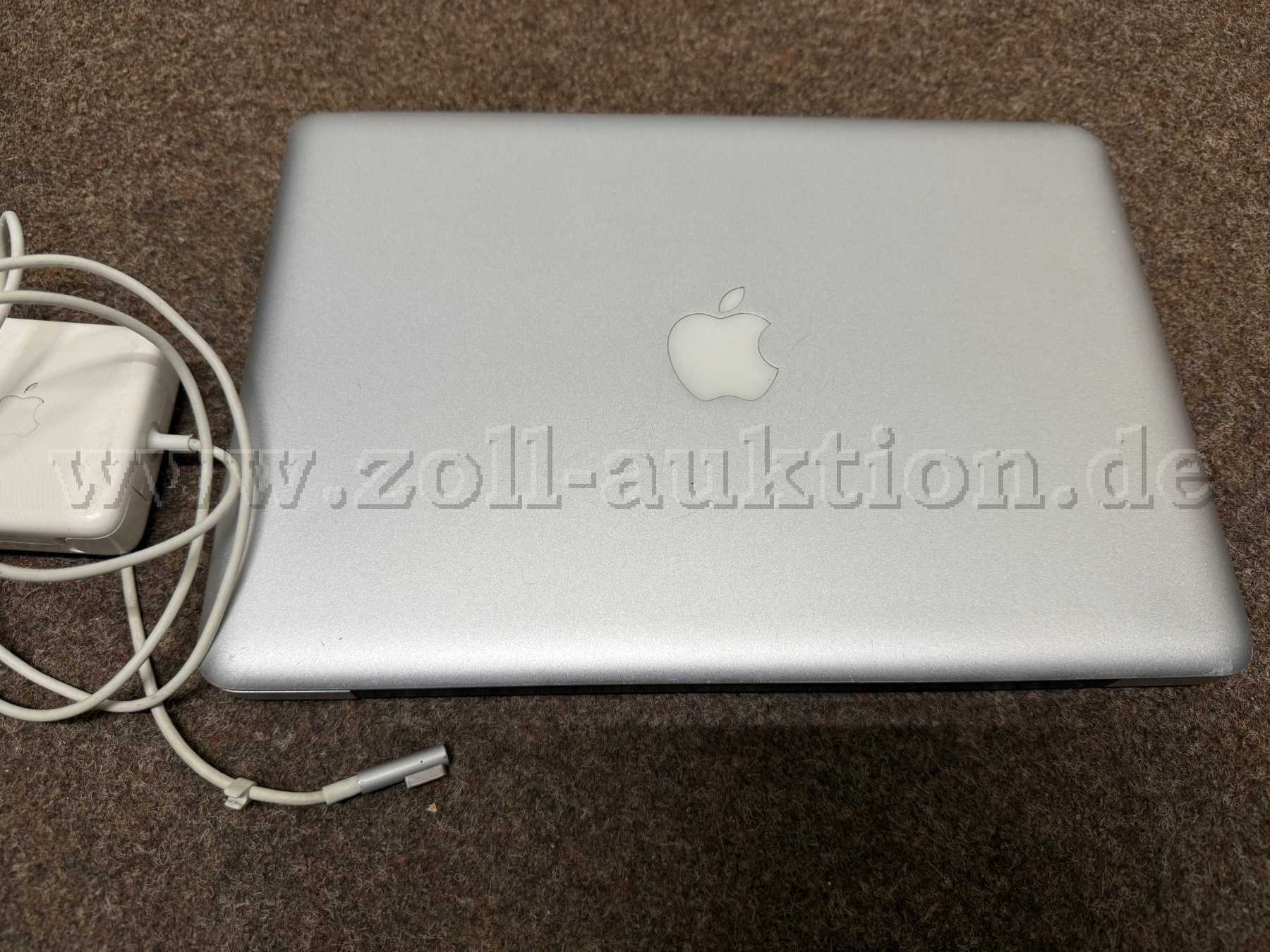 Gesamtansicht mit Ladegerät