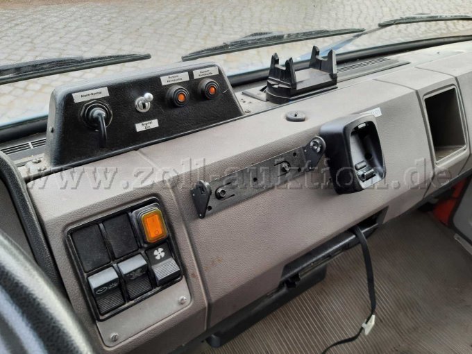 1 Magirus-Deutz 90M 5,9 F Feuerwehr LF8 – foto 9 – kavel bij Zoll-Auktion, Gallin-Kuppentin