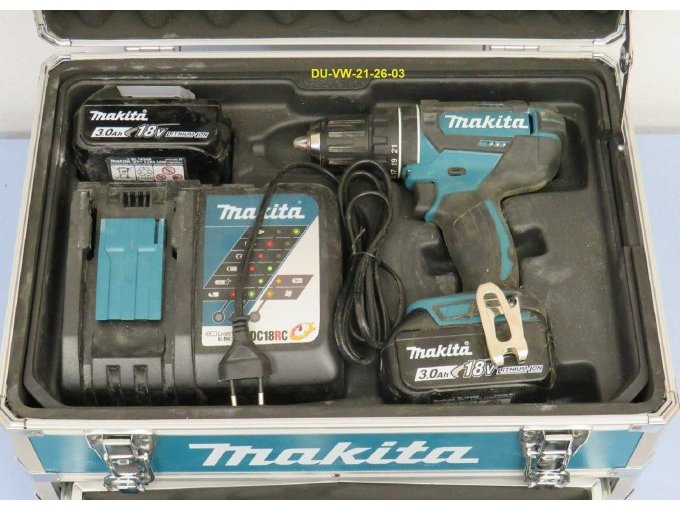 Makita Schlagbohrschrauber mit Ladegerät und 2 x Akku 18 V / 3Ah