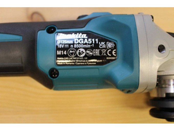 Angabe Hersteller und Modell, CE-Kennzeichnung