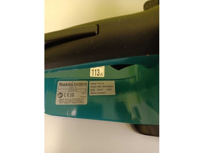 Makita Benzin-Kettensäge mit CE-Kennzeichnung