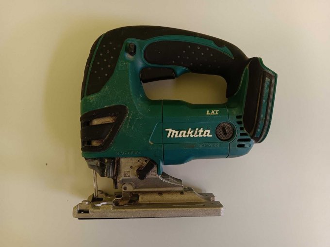 Makita Akku-Pendelhubstichsäge