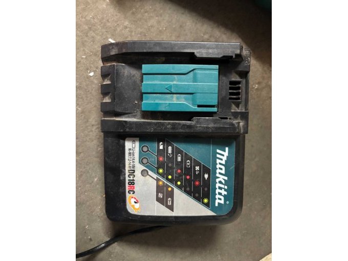 1 Makita DGA452 Akku Winkelschleifer mit Ladegerät, gebraucht – foto 4 – kavel bij Zoll-Auktion, Mainz