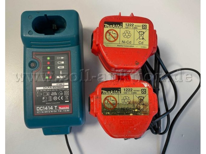 Ladegerät und 2 Akkus